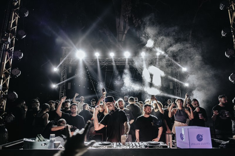Cosmic Gate behind the decks, full crowd